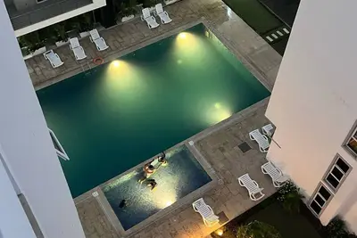Image de Family-friendly, 2-bedroom apartment with fitness room, Wi-Fi in vibrant Mombasa