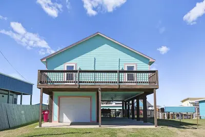 Image de Relax in Style: Beautiful 2-Bedroom Home on the Canal