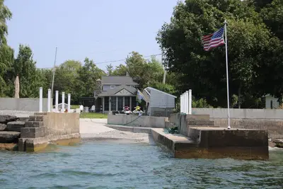 Image de Charming Lakefront Cottage in 1000 Islands region 2 Bedrooms, 1 Loft, Wi Fi & Ac