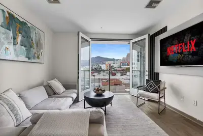 Image de Modern - Universal Stdios/Americana 2bd2bth Apt