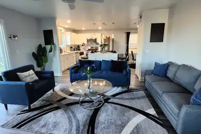 Image de Rodeo-Ready Retreat! Newly Renovated & Stylishly Relaxing