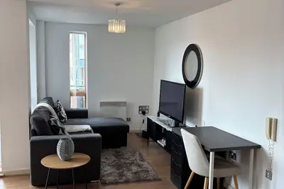 Image de 10 Mins Walk to City Centre|5 Mins Walk to Ao Arena|Free Parking|Modern Apt