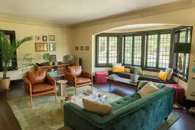 Image de Beautiful Spacious 3 bdrm near Midtown