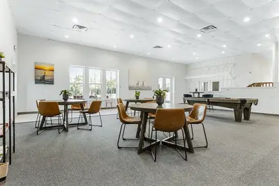 Image de Family-friendly cabin with Epic amenities, pool, movie theatre, events & More!