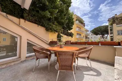 Image de Sustainable low-impact apartment in the heart of the green city.