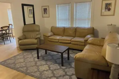 Image de Clean & Cozy  3 Br/1 Ba  Walkable to Texas Tech