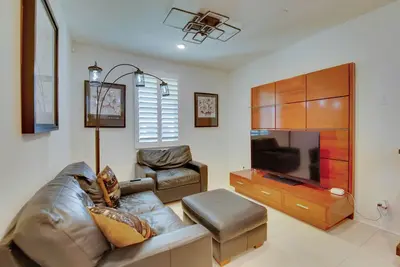 Image de 1 Mi to Heritage Lake Park: Duplex w/ Patio!
