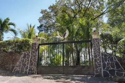 Image de Bienvenidos a villa Helga Solano llena de una belleza natural y aguas cristalina