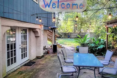 Gator Getaway! 3 bdrm House Near Campus & Downtown