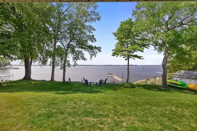 Image de Relaxing Lakefront Cottage, Kayaks, Bikes, Fishing