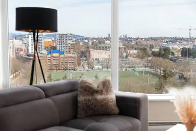 Image de Elevate | Downtown Condo w/ Luxe Comforts