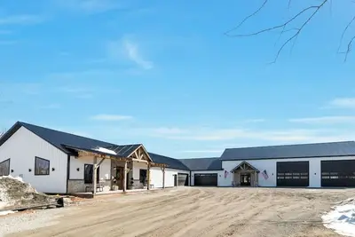 Image de Spacious 4+bedroom with Full Bar/Party Room 20 Minutes from Lambeau Feild