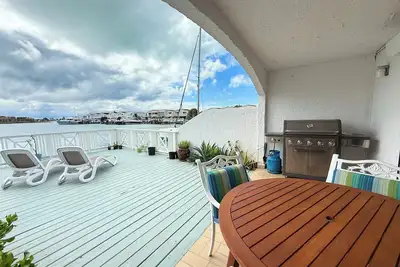 Charming 3-bedroom villa with WiFi and Ac in Jolly Harbour