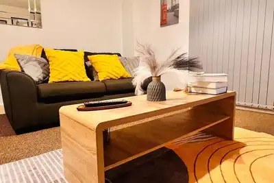Entire City Centre Apartment + Allocated parking