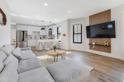 Image de Relax  Play Pickleball  HotTub