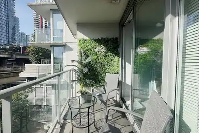 Image de Urban Elegance  Sophisticated Condo w/ Balcony