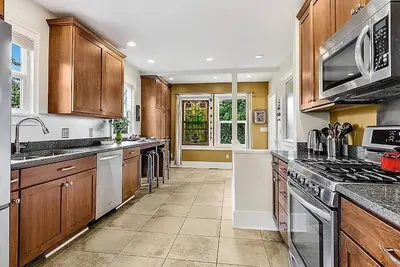 Image de Look No Further, This Is  In The Top 20% Of Inventory In Seattle Mount Baker