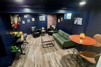 Image de Spacious 3 bed & 2 full bath in Indy. Central location + outdoor amenities