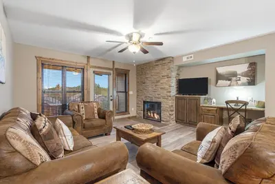 Image de 1 Bd Lake Condo, Discount Tickets, Resort Perks and Free use of Kayaks