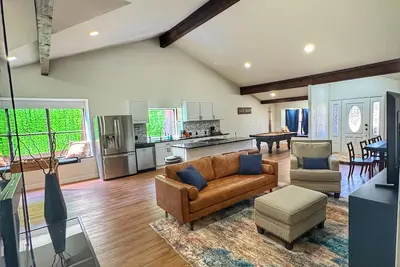 Image de Spacious & Game room in Irving 15 min to Airport& downtown Dallas