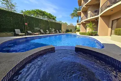 Image de Family-Friendly 3br Condo, Poolside, Walk to Beach