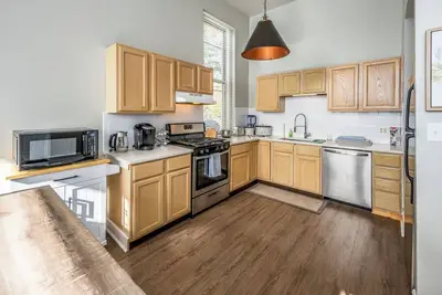 Image de Cozy 2br Retreat near Otr & Tql+Sleeps 6ppl+Free Parking Spot+Wifi+75in Smart Tv