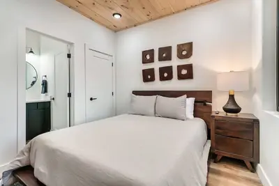 Image de Luxe Cabin W Indoor Pool・Spacious Cabin, Sleeps 10
