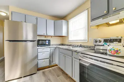 Image de Near Hospitals: Home w/ Yard in Albany!