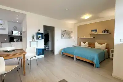 Image de Beachfront apartment with balcony