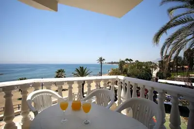 Image de Beach Front Apartment in Marbella, Costa del Sol, Spain