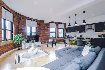 Image de Super spacieuse-Appartement-Salle de bain et douch