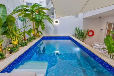 Image de Enjoy a stylish stay in this modern Malta retreat with private pool.
