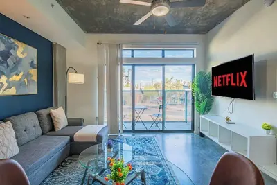 Image de Luxury Stay at Dt Phx|Balcony, Pool, Gym, Parking, W/D