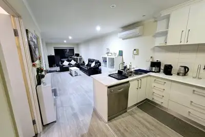 Image de Family - Home Away from Home