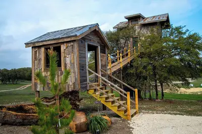 Image de Charming Treehouse Stay Near Lake & Stargazing