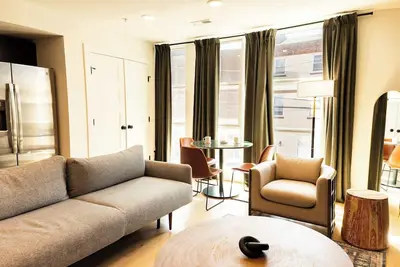 Image de Sosuite | 2br Apt w W/D, Newly renovated