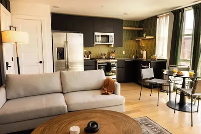 Image de Sosuite | 2br Apt w W/D, Split Level