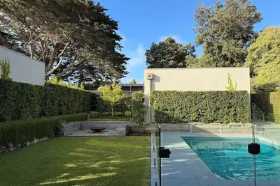 Image de Portsea Bay, Village and Privancy