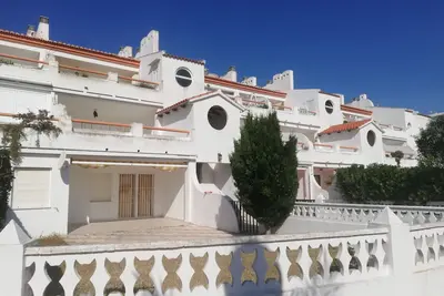 Image de Voramar  esc. E 2º pta. 3 Solo Familias