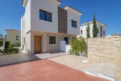 Image de A newly built 2 bedroom townhouse within 3 minute walk from Laourou beach