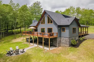 Image de Dog Friendly Lake Area Deep Creek Home!