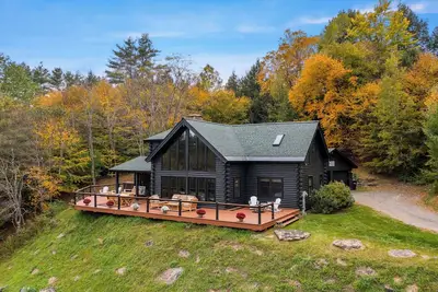 Image de Cozy Modern Cabin w/ Hot Tub & Beautiful View