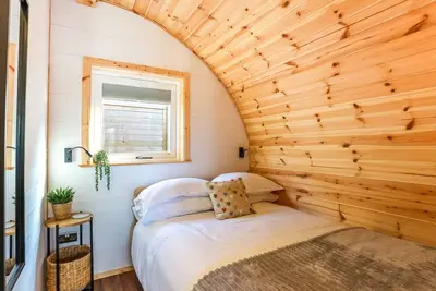 Image de Pod-Confort-Salle de bain privée séparée-Vue sur Jardin-The Pod