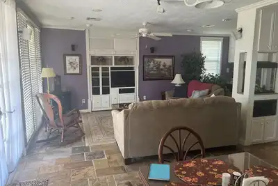 Image de Lakeview, WiFi, grill, boat ramp access and Ac on Lake Houston for 165 a night!