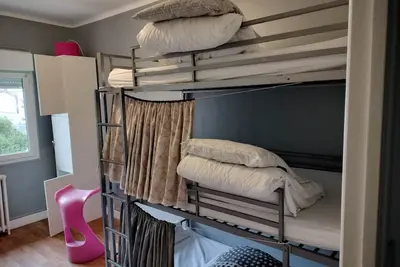Image de lit en dortoir toulouse minimes