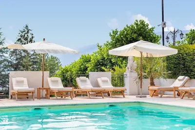 Image de Dans Vignes, 10 Min de Chambéry, Piscine | Chateau