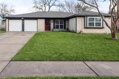 Image de Stylish 4br 2ba Home–Stocked Kitchen & Spacious Backyard. 9Mi to Iah 10Mi to Dt.