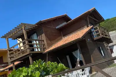 Image de House in Itapirubá Sc, 50 m from the sea with sea view.