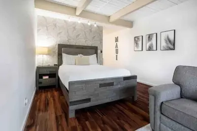 Image de Walk to Beach! Full Kitchen and Pool