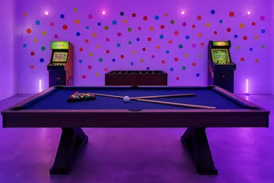 Image de Near Nrg and Downtown with Hot Tub, Games, King Bed, Family Fun!